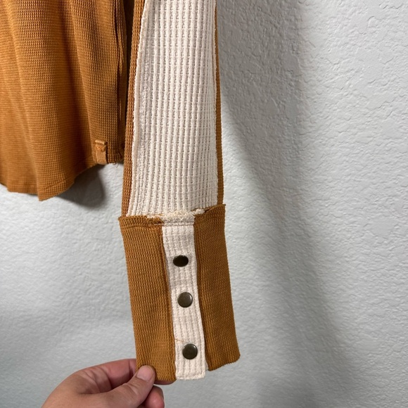 We the Free Tasha Thermal Snap Button Cuff Long Sleeve Small - Picture 4 of 7